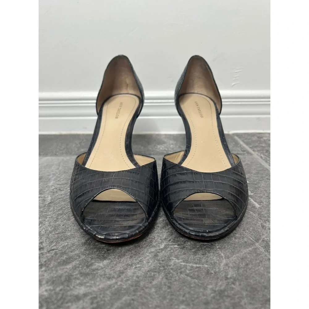 Ann Taylor Blue Leather Croc Embossed Wedge Heels Size 8.5M Fall Office Brazil